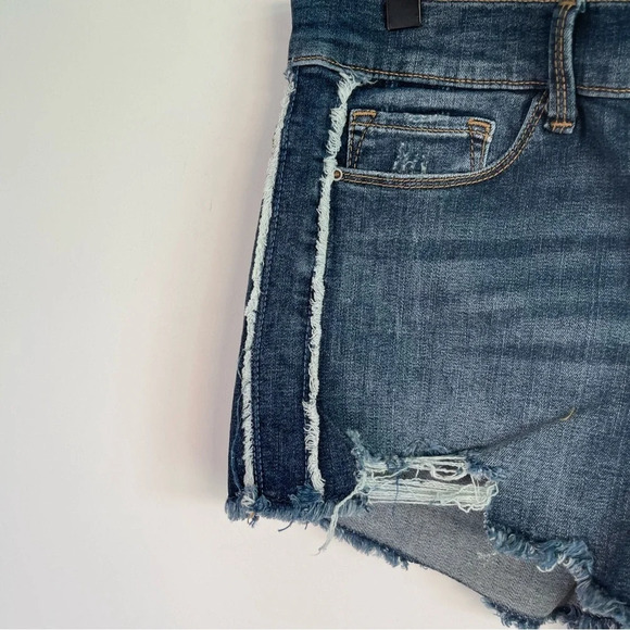 Sneak Peek Mid Rise Side Stripe Blue Jean Shorts size large NWT - Picture 3 of 4